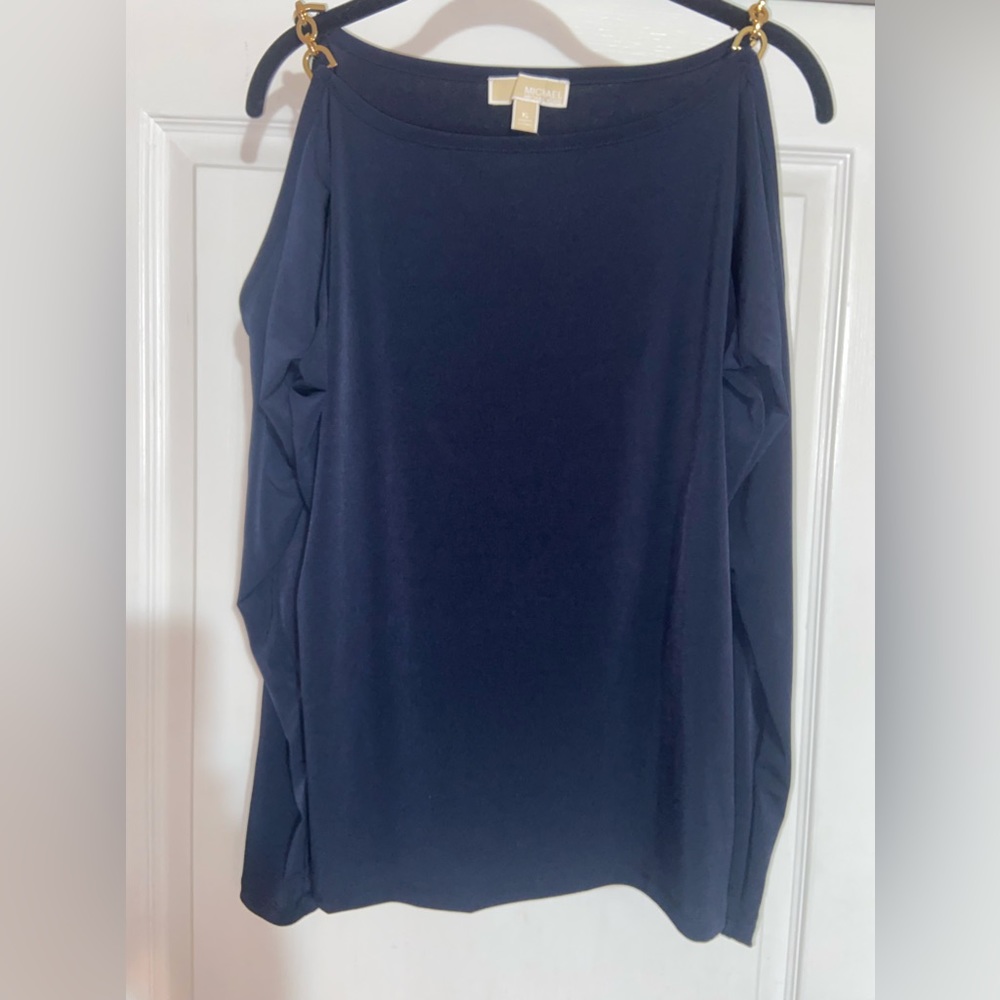 NWT MK woman’s shirt sz xl with chains on the open shoulders.